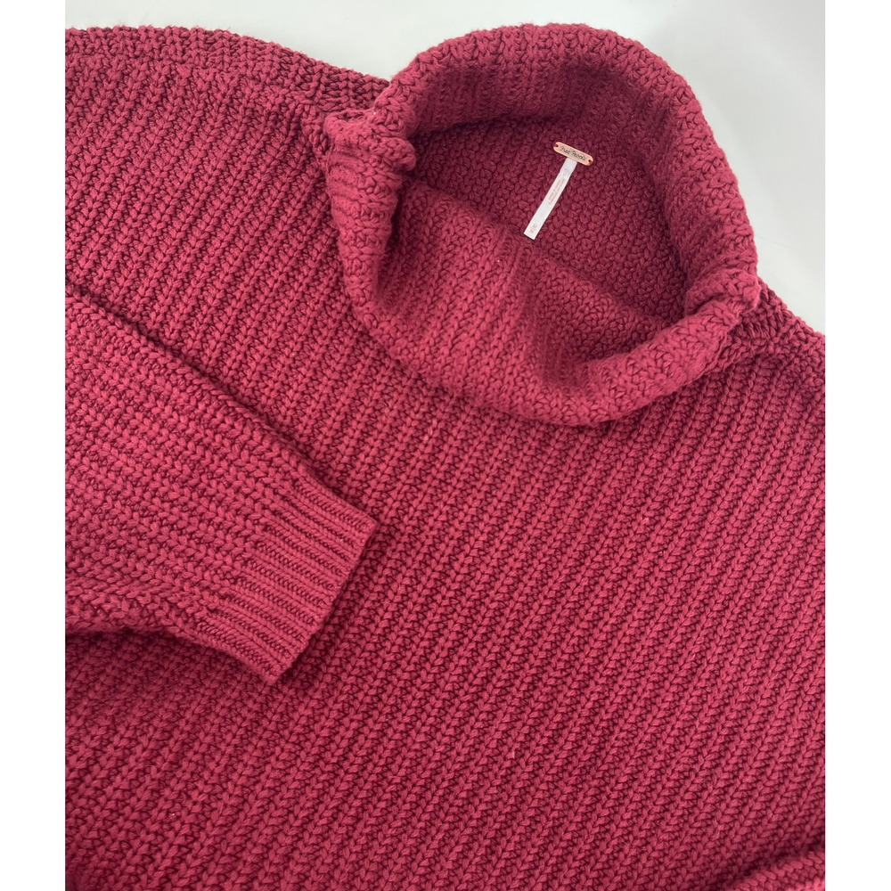 Free People Oversized‎ Chunky cable Knit Turtleneck Sweater Burgundy M
